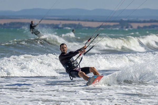 Cinq choses à savoir sur le Kitesurf
