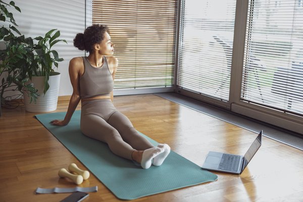 Quels effets le yoga et le Pilates produisent-ils sur le corps et l'esprit humain ?